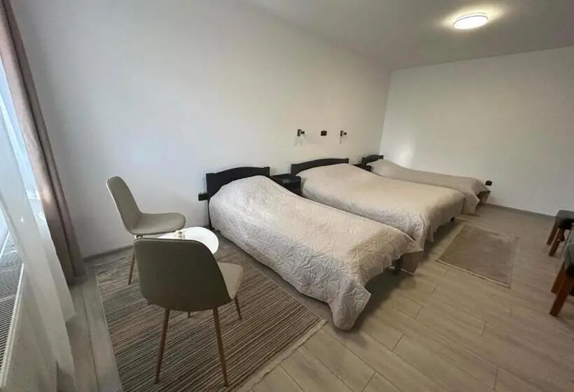 Superior-perhehuone, Siesta Pension
