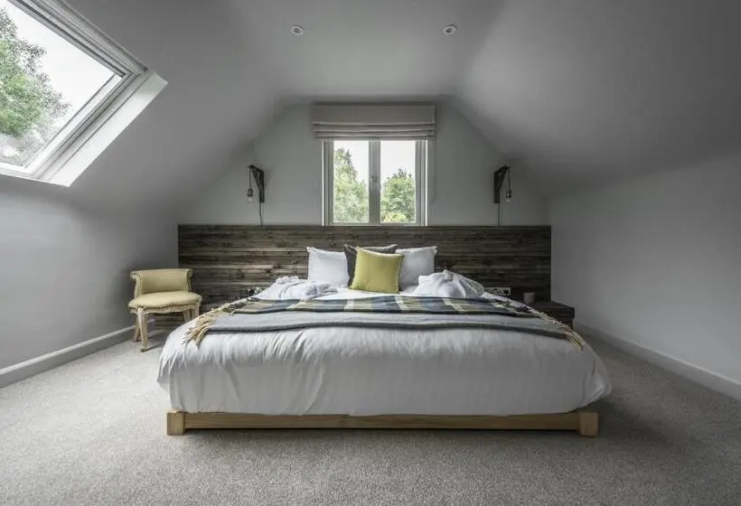 Suite with lake view, Finn Lough