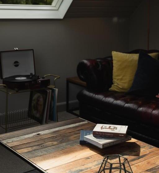 Suite with lake view, Finn Lough