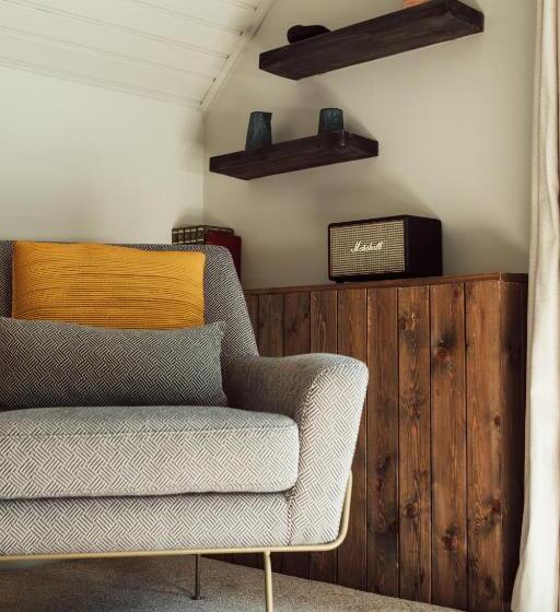 Suite with lake view, Finn Lough