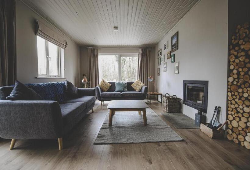 کلبه ییلاقی, Finn Lough