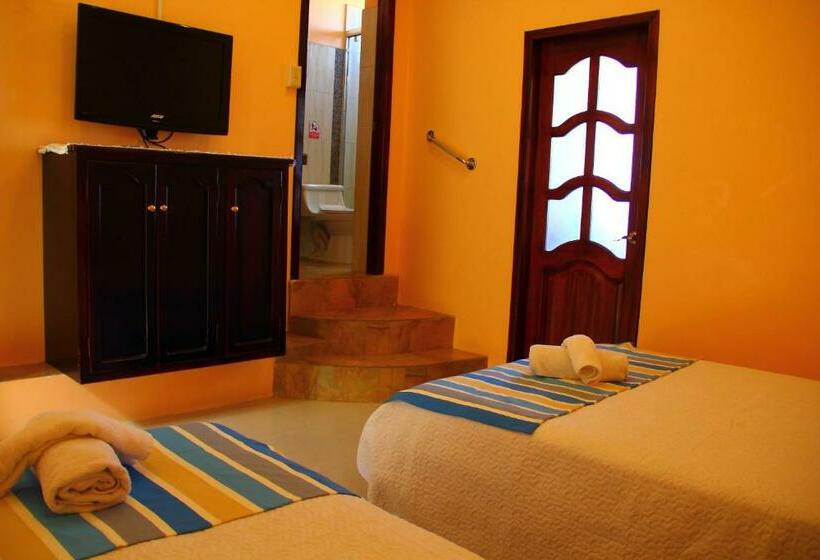 标准工作室, Duncan Hostal