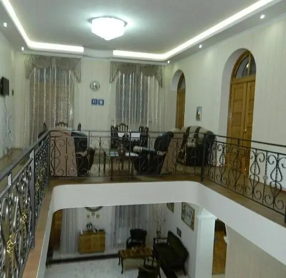 اتاق استاندارد سه نفره, Max Hotel Gogi Alibegashvili