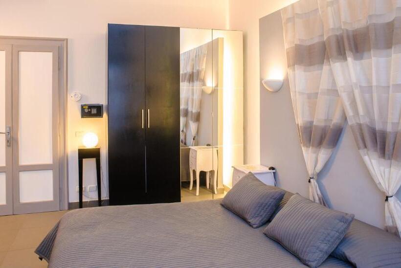 Номер Стандарт, Palazzo Frigo