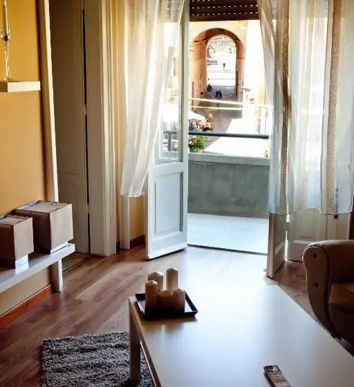 Sviitti Poreallas, Palazzo Frigo