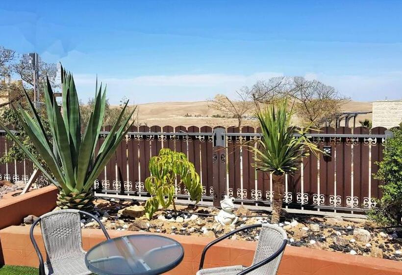 패밀리 스튜디오, Dead Sea Sun Guest House