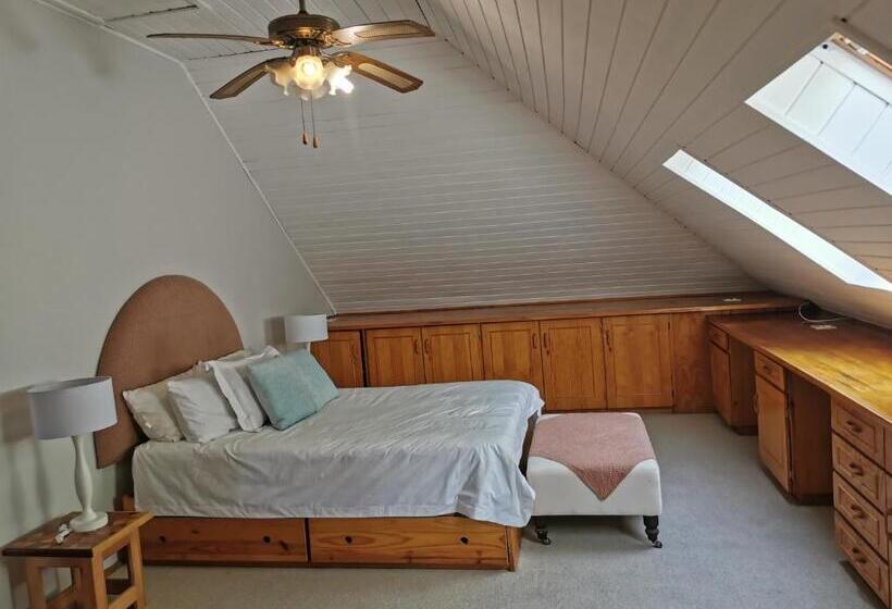 غرفة عائلية, Green Gables Guest House Strand