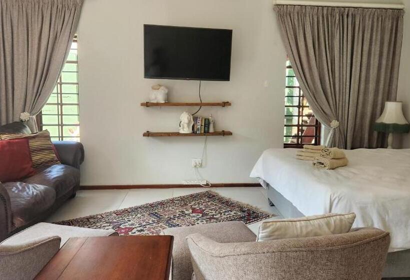 غرفة عائلية مطلّة علي الحديقة, Green Gables Guest House Strand