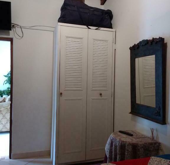 اتاق کلاسیک سه تخته, Hostal Famihotel Fundadores