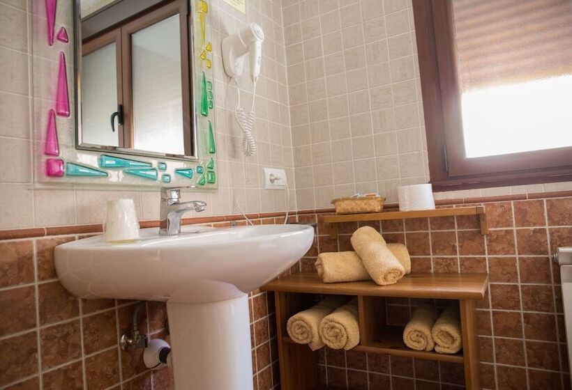 غرفة قياسية ثلاثية, Hostal Rural La Tintoreria