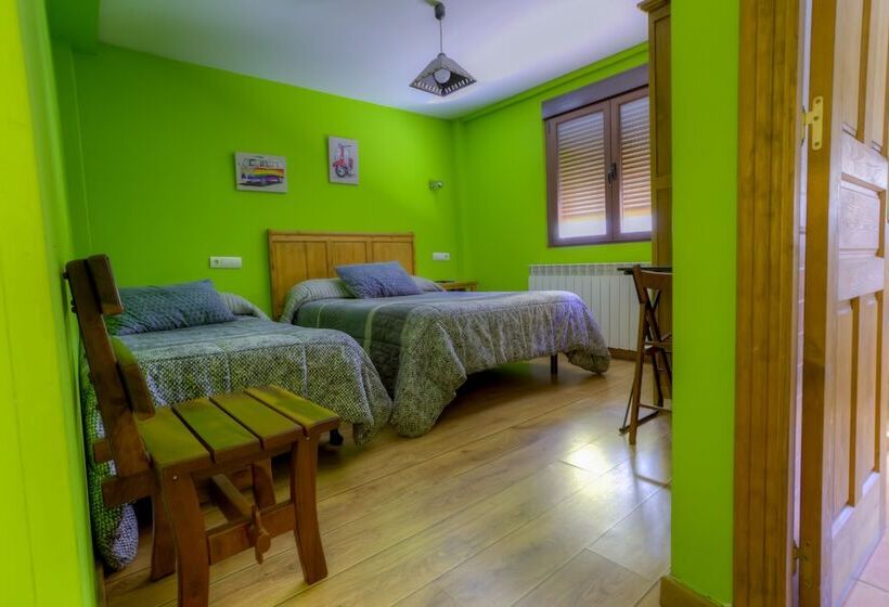 غرفة قياسية ثلاثية, Hostal Rural La Tintoreria