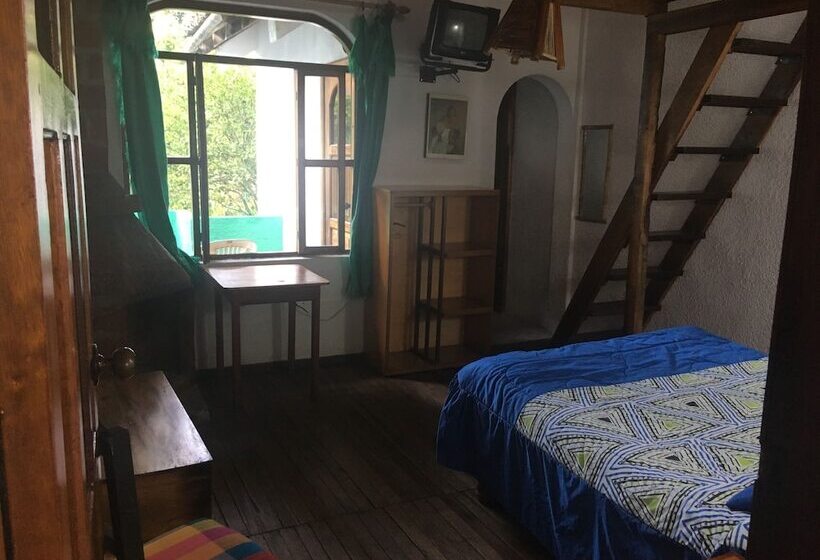 Четырехместный Номер Стандарт, La Petite Auberge   Hostel