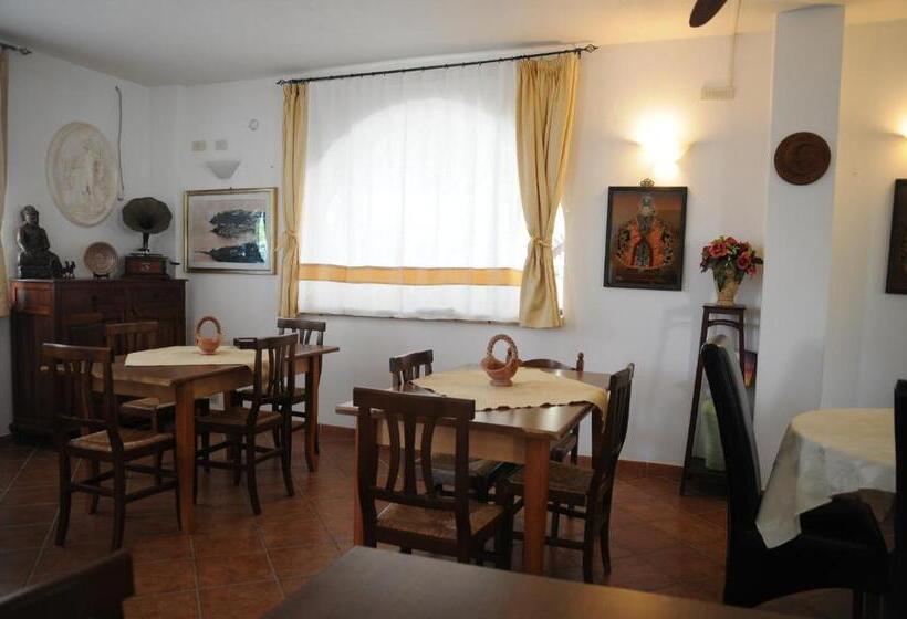 דירת שני חדרים, Villa Grazia