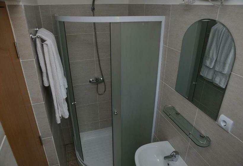 Номер Стандарт, Pensiunea Poezii Alese