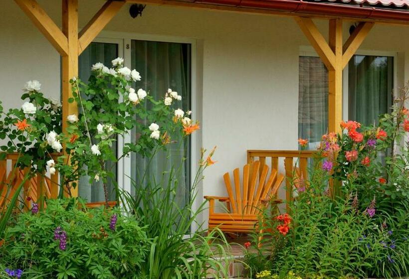 Номер Стандарт, Pensiunea Poezii Alese