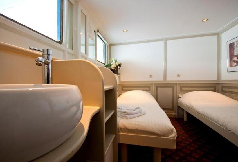Standard Room, Kapitein Anna