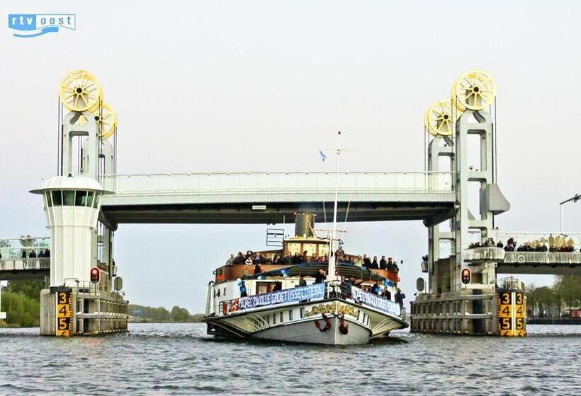 스탠다드 싱글 룸, Kapitein Anna