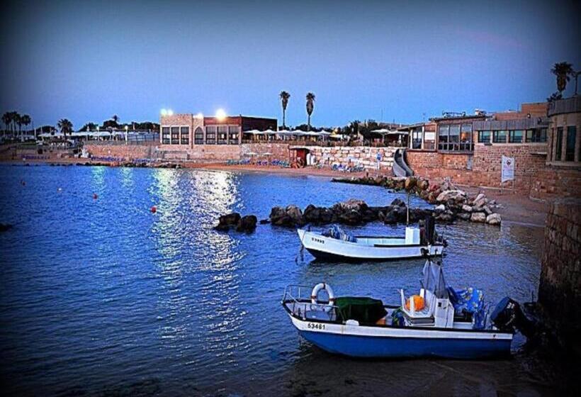 Huoneisto 2 Makuuhuonetta Parveke, Caesarea Vacation Rooms