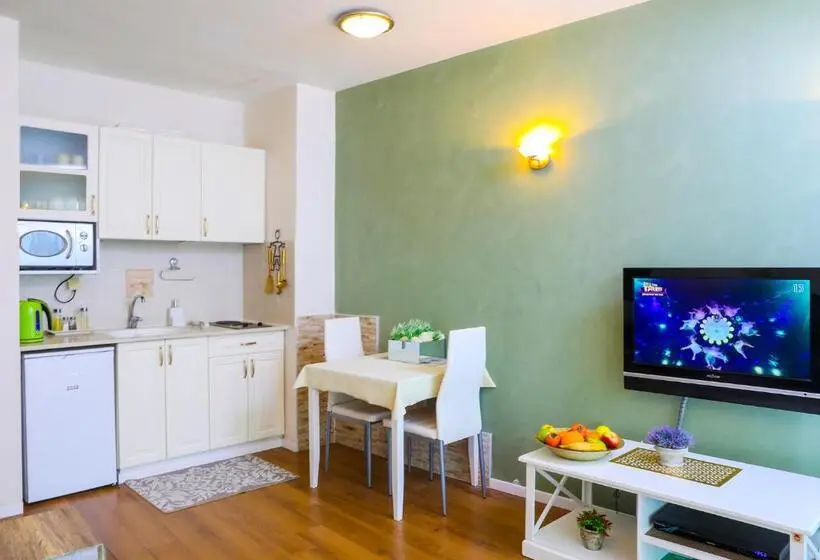 Huoneisto 2 Makuuhuonetta Parveke, Caesarea Vacation Rooms