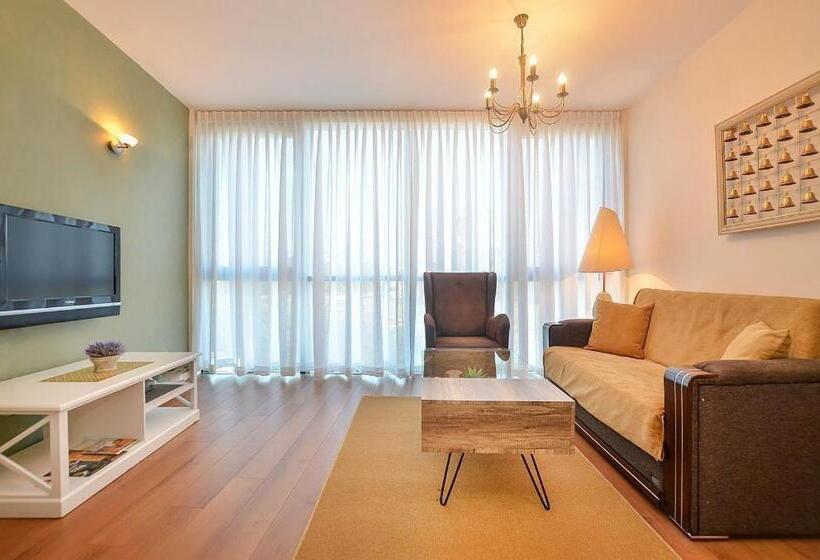 Huoneisto 1 Makuuhuone, Caesarea Vacation Rooms