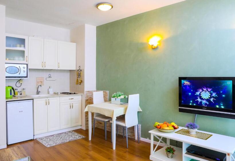 Huoneisto 1 Makuuhuone, Caesarea Vacation Rooms