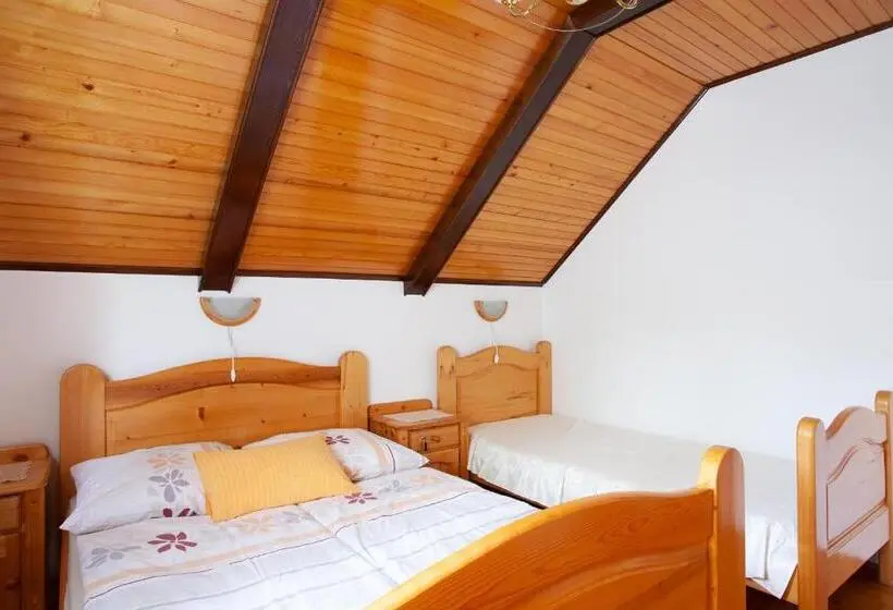 اتاق کلاسیک سه تخته, Farmstay&glamping Visočnik