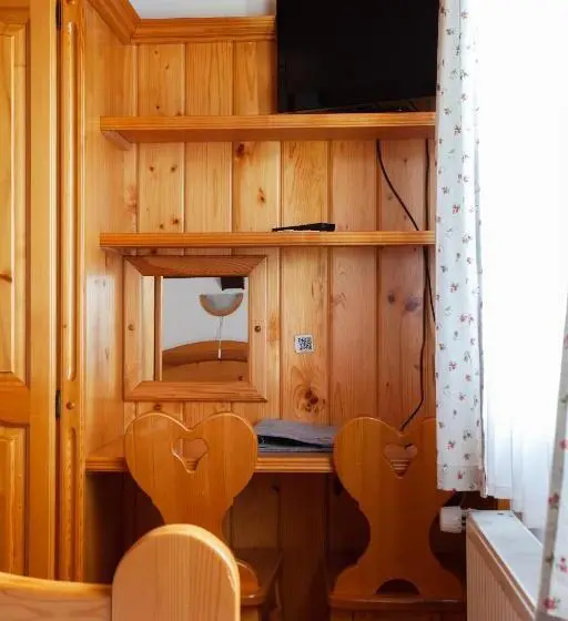 اتاق کلاسیک سه تخته, Farmstay&glamping Visočnik