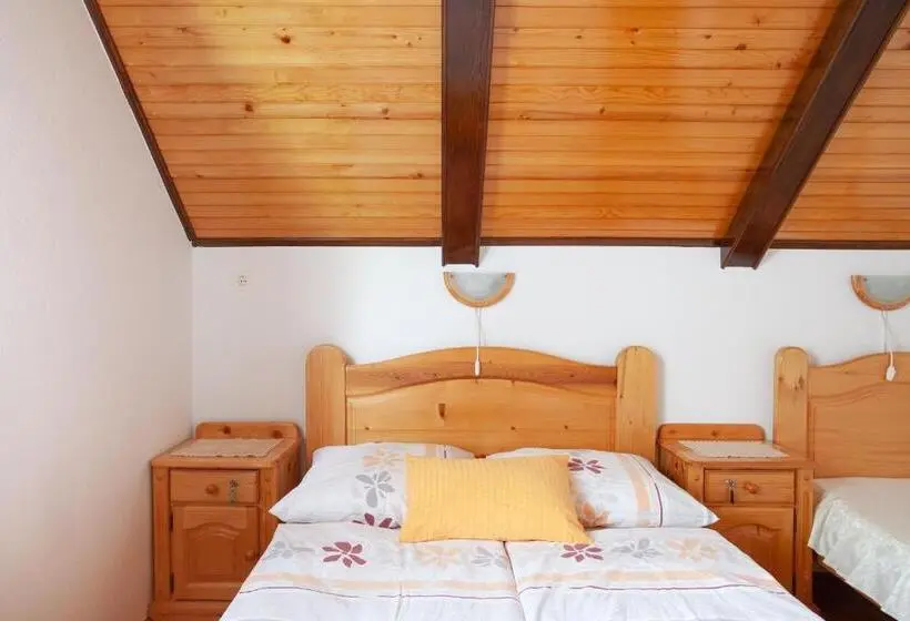 اتاق کلاسیک سه تخته, Farmstay&glamping Visočnik