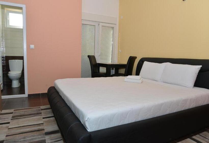 اتاق استاندارد, Konstantin