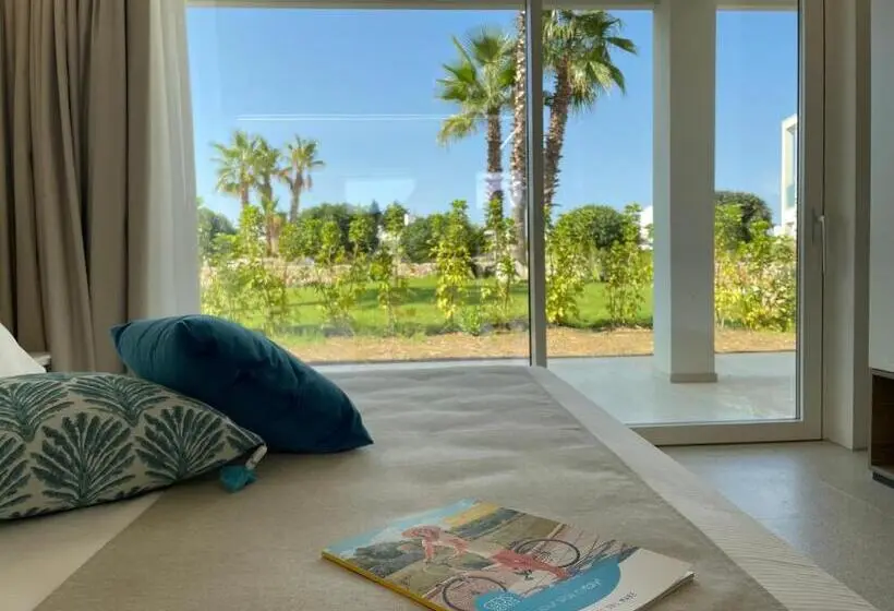 プールビューコンフォートルーム, Marelive   Cdshotels
