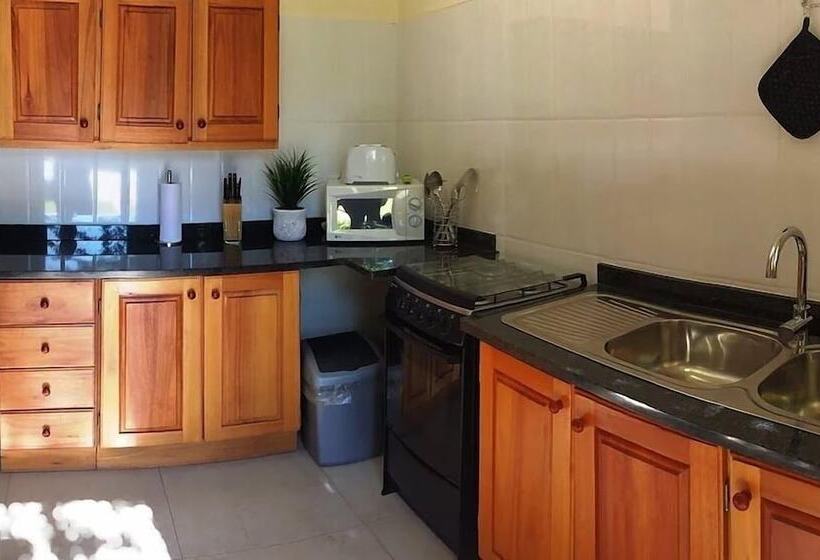 スタンダードルーム, Clubview Guest House