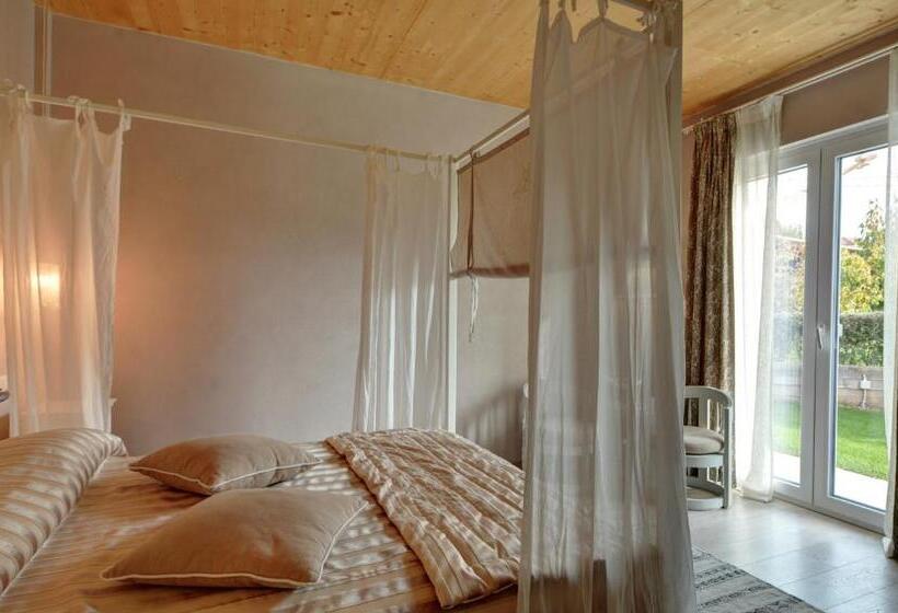 דירת חדר נוף לגינה, La Rosa Gialla Bio Apartments & Rooms