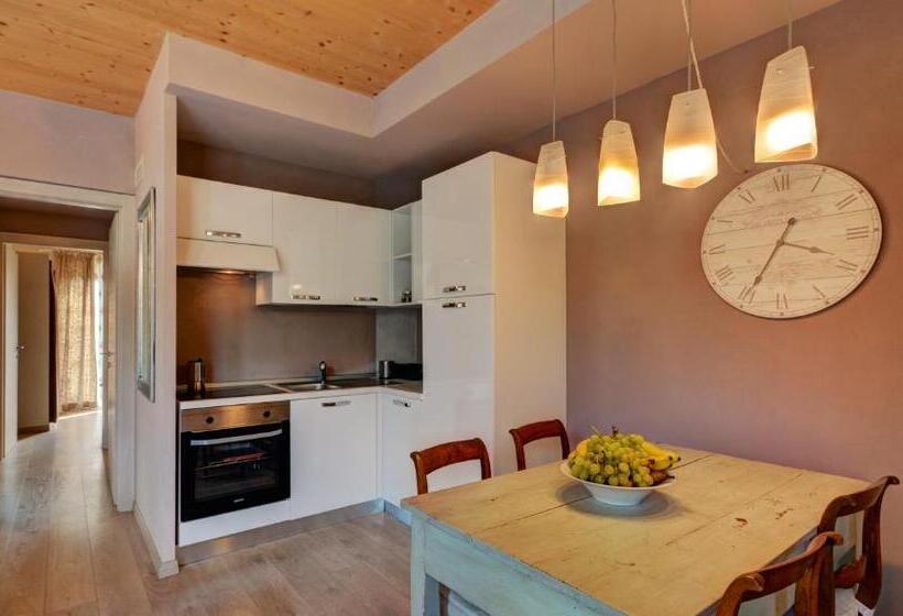 דירת חדר נוף לגינה, La Rosa Gialla Bio Apartments & Rooms