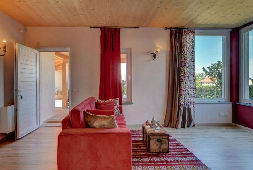 דירת חדר בקומת קרקע, La Rosa Gialla Bio Apartments & Rooms