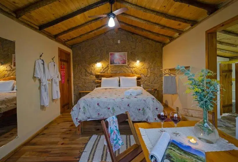 کلبه ییلاقی, Pousada Lua De Minas