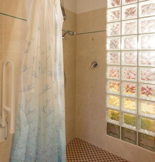 דירת חדר, Residence Joy Center