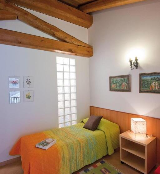 דירת חדר, Residence Joy Center