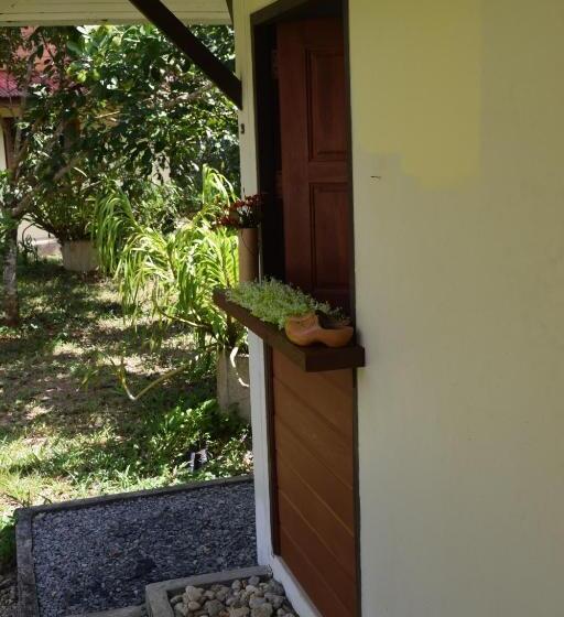 ファミリールーム, Manora Garden