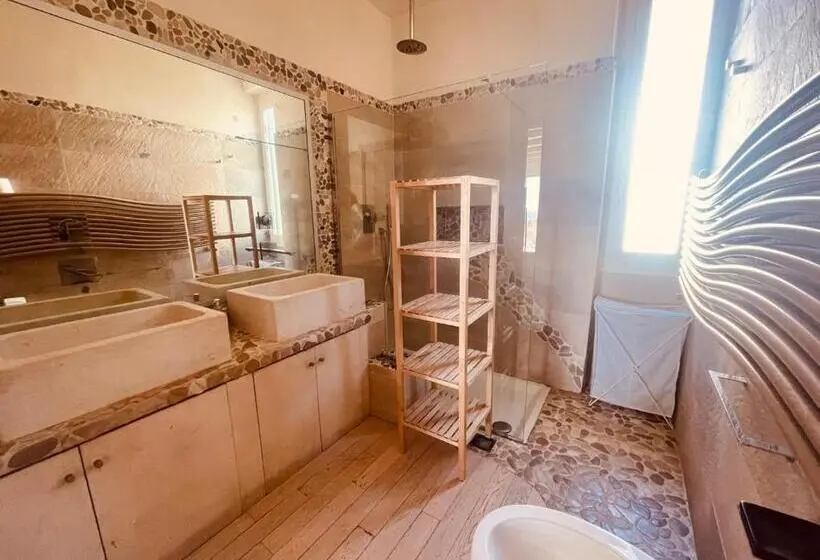 سوییت با چشم‌انداز دریا, Residence Conchiglia Apart