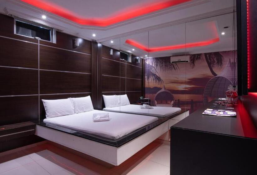 غرفة كلاسيكية, Motel Fantasy 2