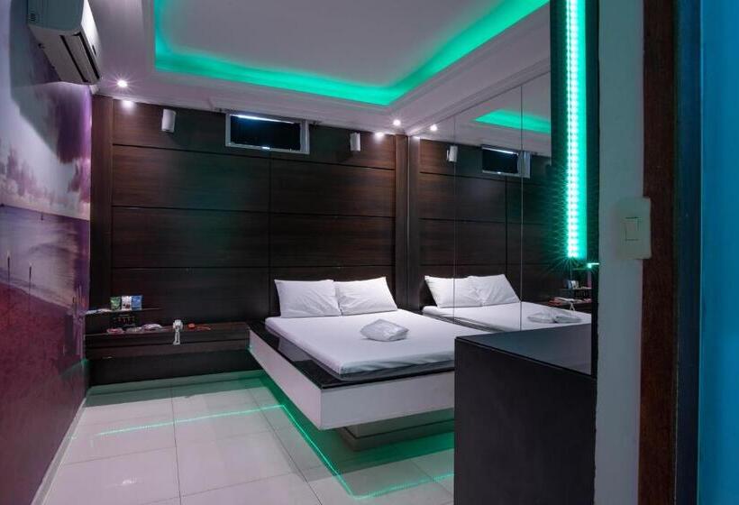 غرفة كلاسيكية, Motel Fantasy 2