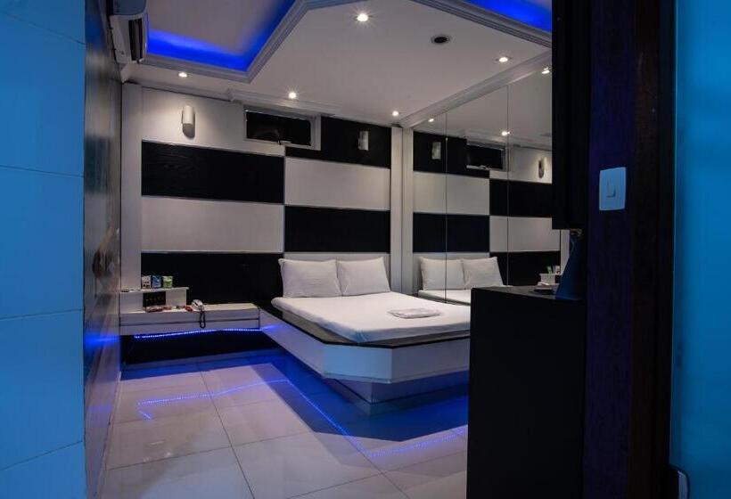 غرفة ديلوكس, Motel Fantasy 2