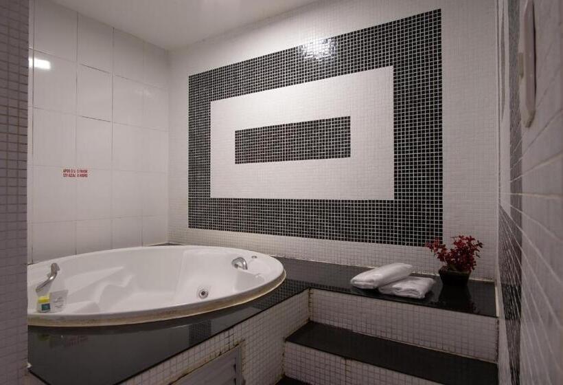 غرفة ديلوكس, Motel Fantasy 2