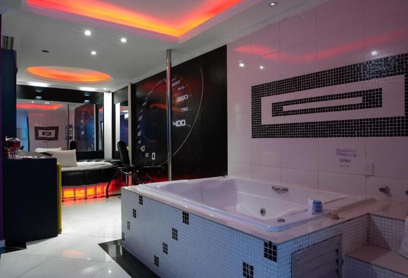 غرفة ديلوكس, Motel Fantasy 2