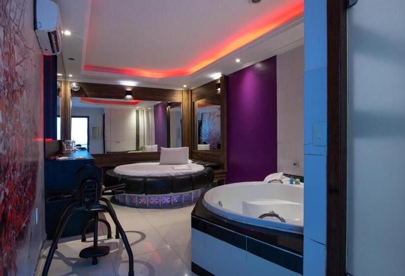 غرفة ديلوكس, Motel Fantasy 2