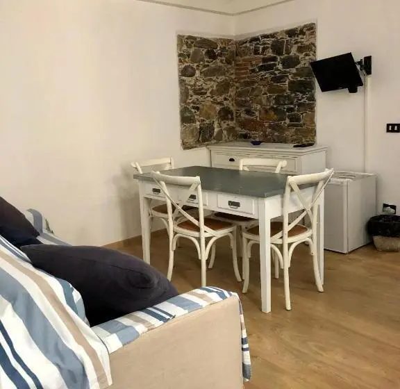 اتاق خانوادگی, About Italy Holiday Rooms And Apartments