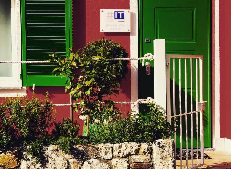 استودیوی استاندارد, About Italy Holiday Rooms And Apartments