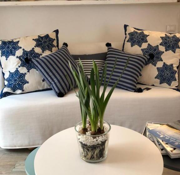 استودیوی استاندارد, About Italy Holiday Rooms And Apartments