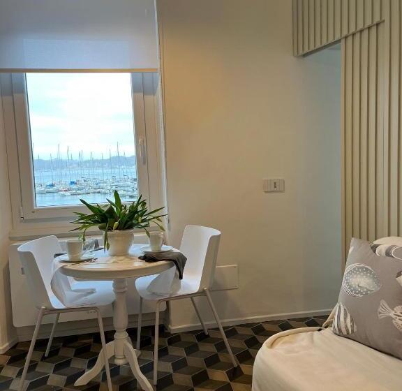 آپارتمان 1 خوابه, About Italy Holiday Rooms And Apartments