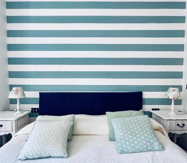 اتاق خانوادگی, About Italy Holiday Rooms And Apartments